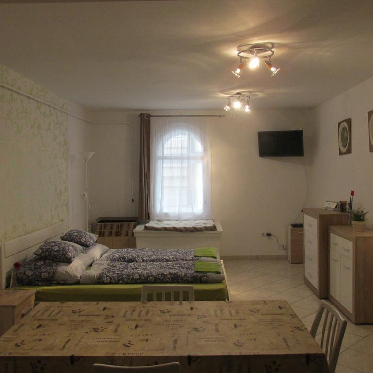 Fortuna Apartments Eger Ngoại thất bức ảnh